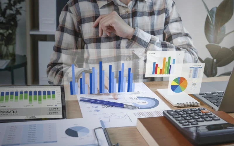 businesspeople-working-finance-accounting-analyze-financi